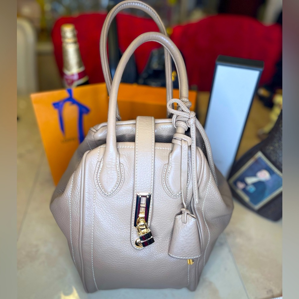 SAMANTHA THAVASA Padlock lock handbag